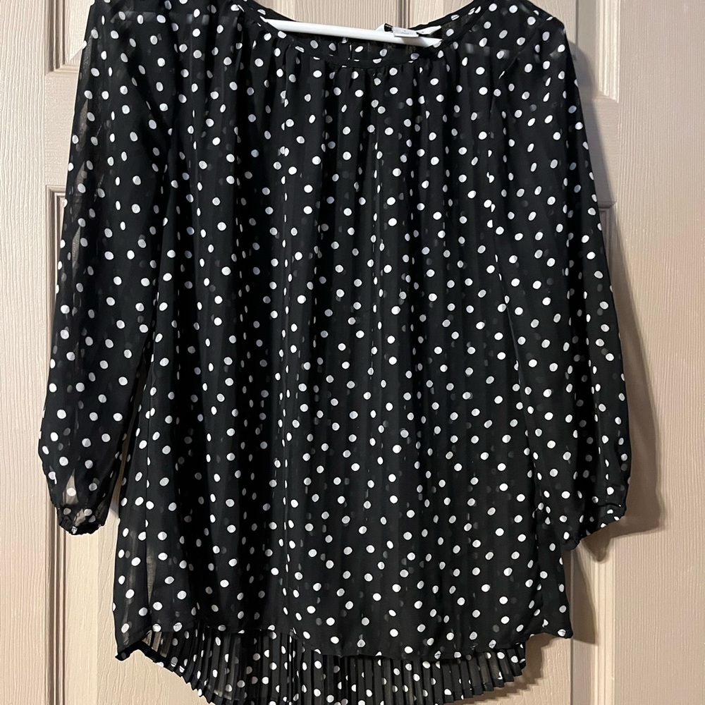 White House/Black Market black and white polka dot blouse size small